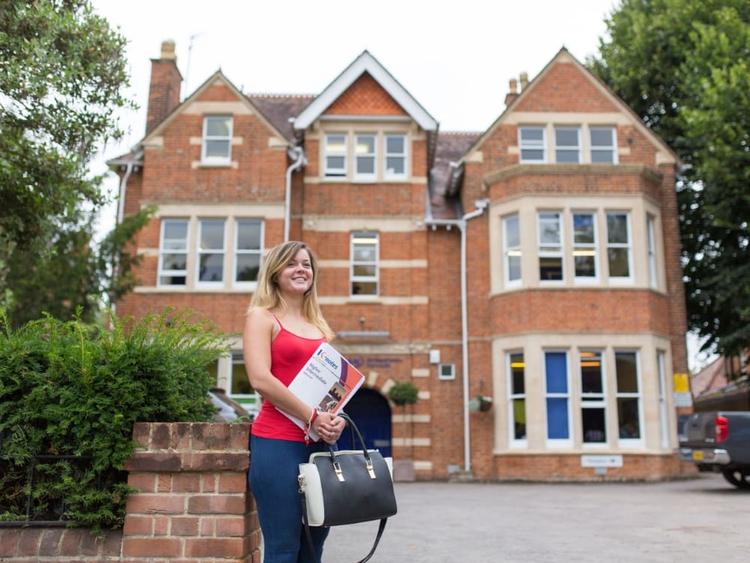 Kaplan International  languages  Oxford外観