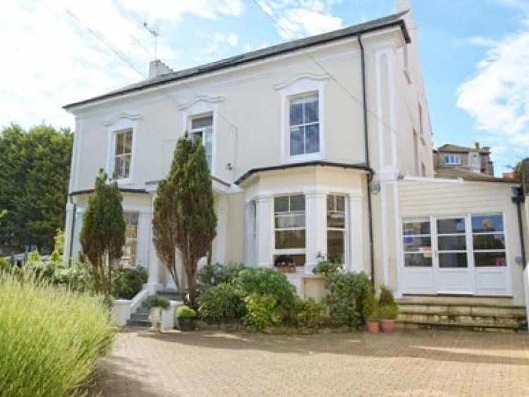 St Giles Eastbourneの外観