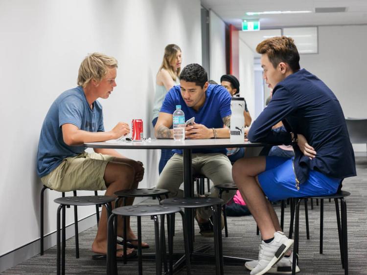 Language links Perthの生徒たち