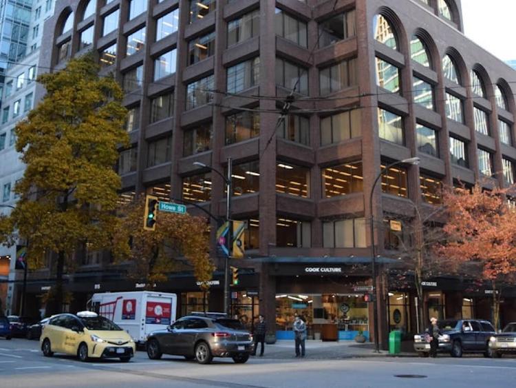 Oxford International Vancouverの外観