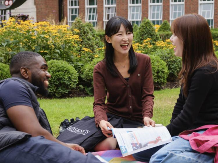 Regent-s School of Englishの生徒たち