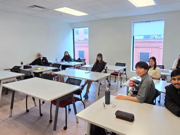 CLLC Halifax|授業を受ける生徒の様子