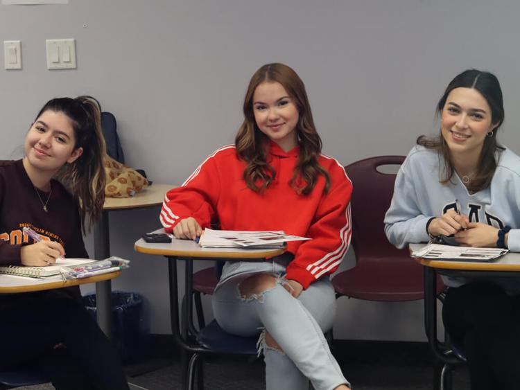 Global Village English Centres Calgaryの授業風景