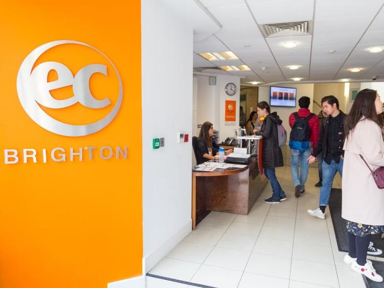 EC English Language Centres Brightonエントランス