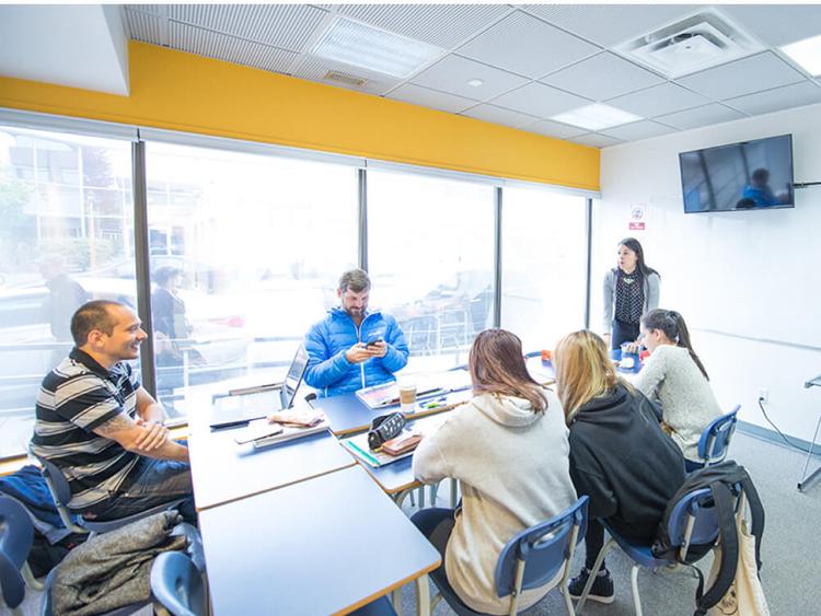 Van West Kelownaの授業風景