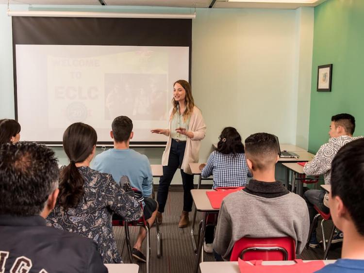 Oxford International Halifaxの授業風景