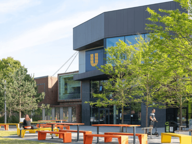 Dublin City University International Academy の外観