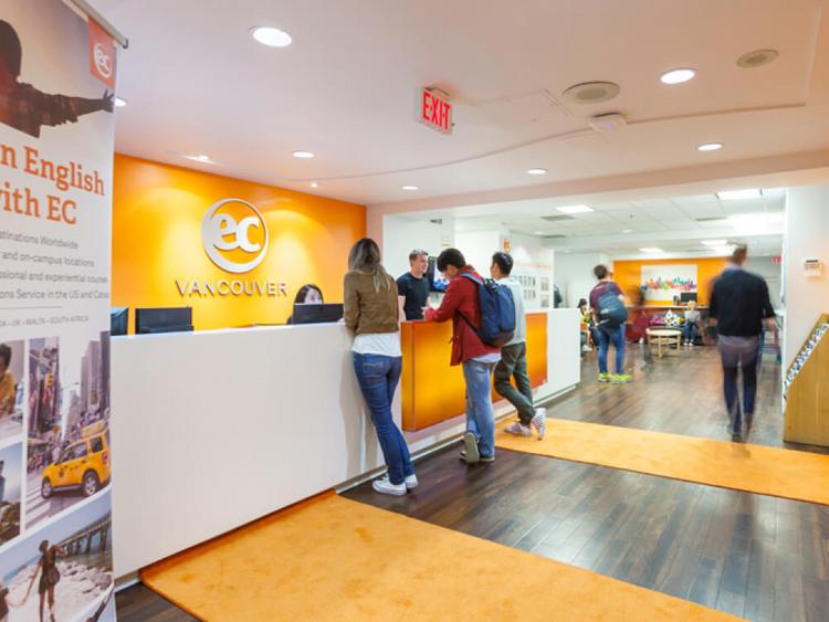 EC Vancouverの受付