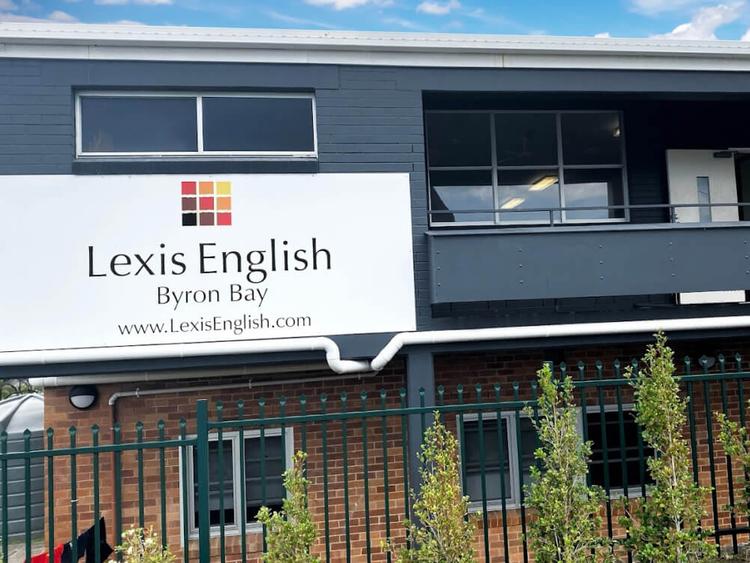 Lexis English Byron Bayの外観