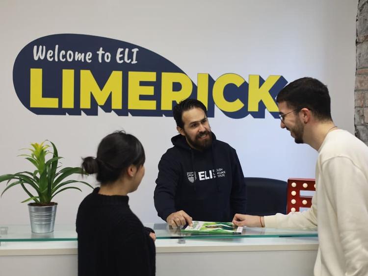 ELI Limerick の受付の様子