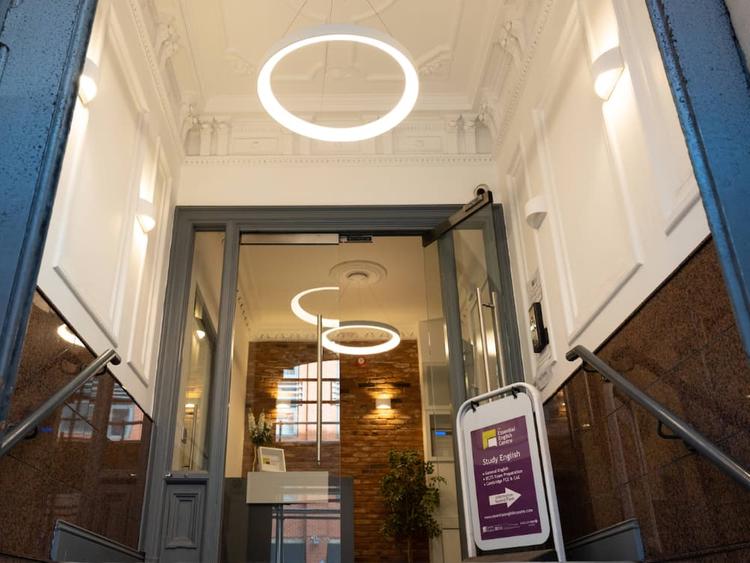 The Essential English Centre 入口