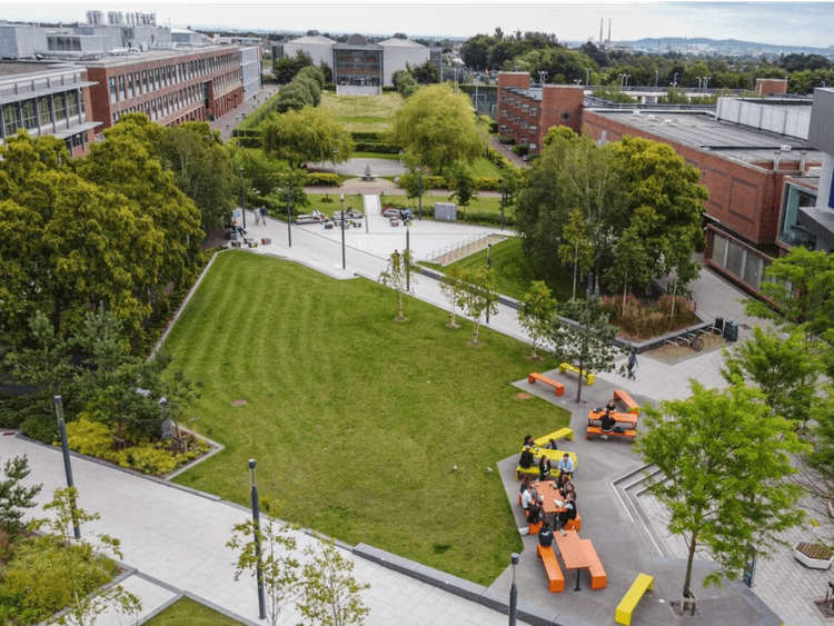 Dublin City University International Academy の外観