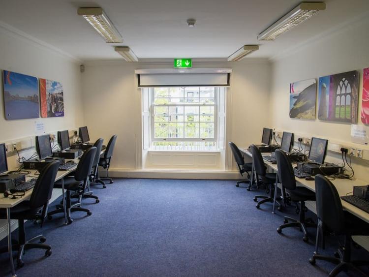 Kaplan International Languages Dublinパソコンルーム