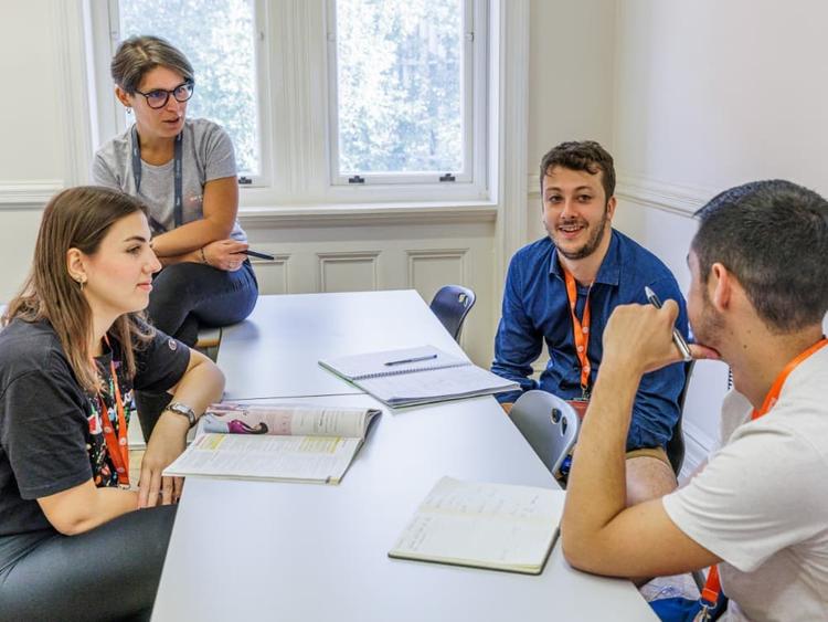 BSC London のクラスの様子(男性生徒)