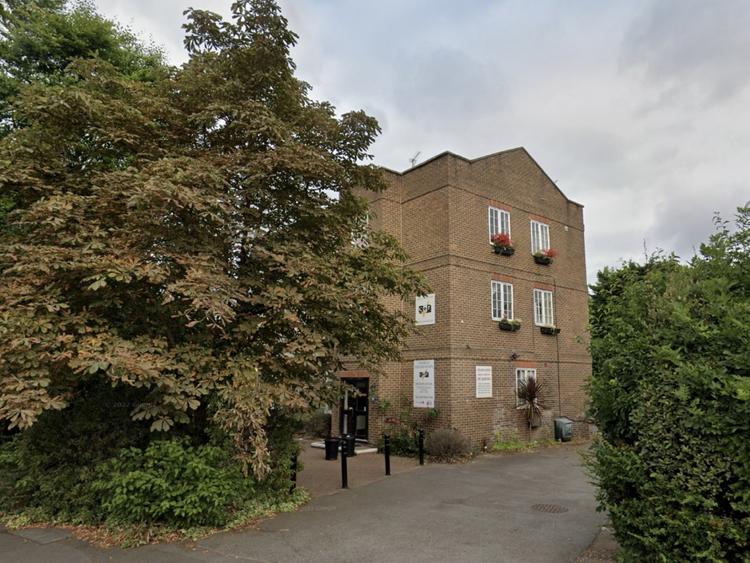 Center of English School London外観