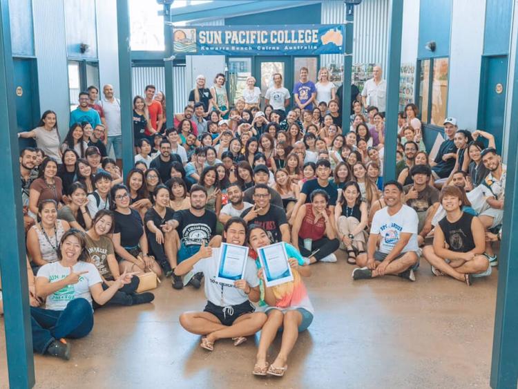 Sun Pacific College Carinsの生徒たち