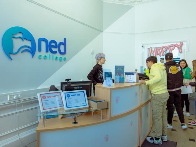 NED College Dublin のレセプションの様子
