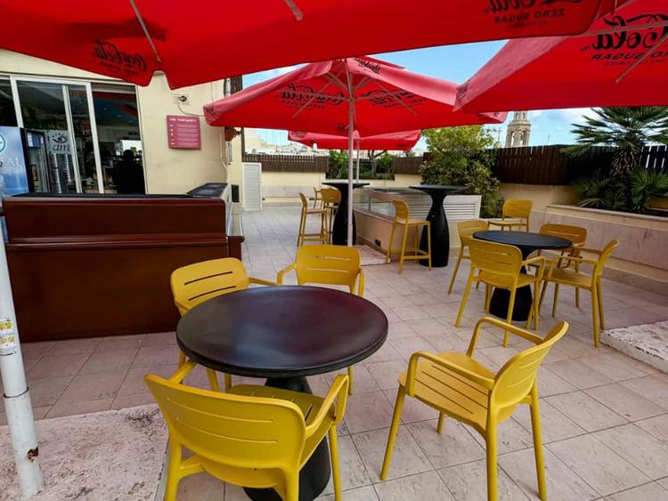 AM Languageのテラス